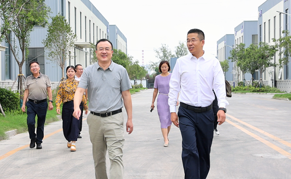 中国农业技术推广协会专家组到土大厨调研指导工作2